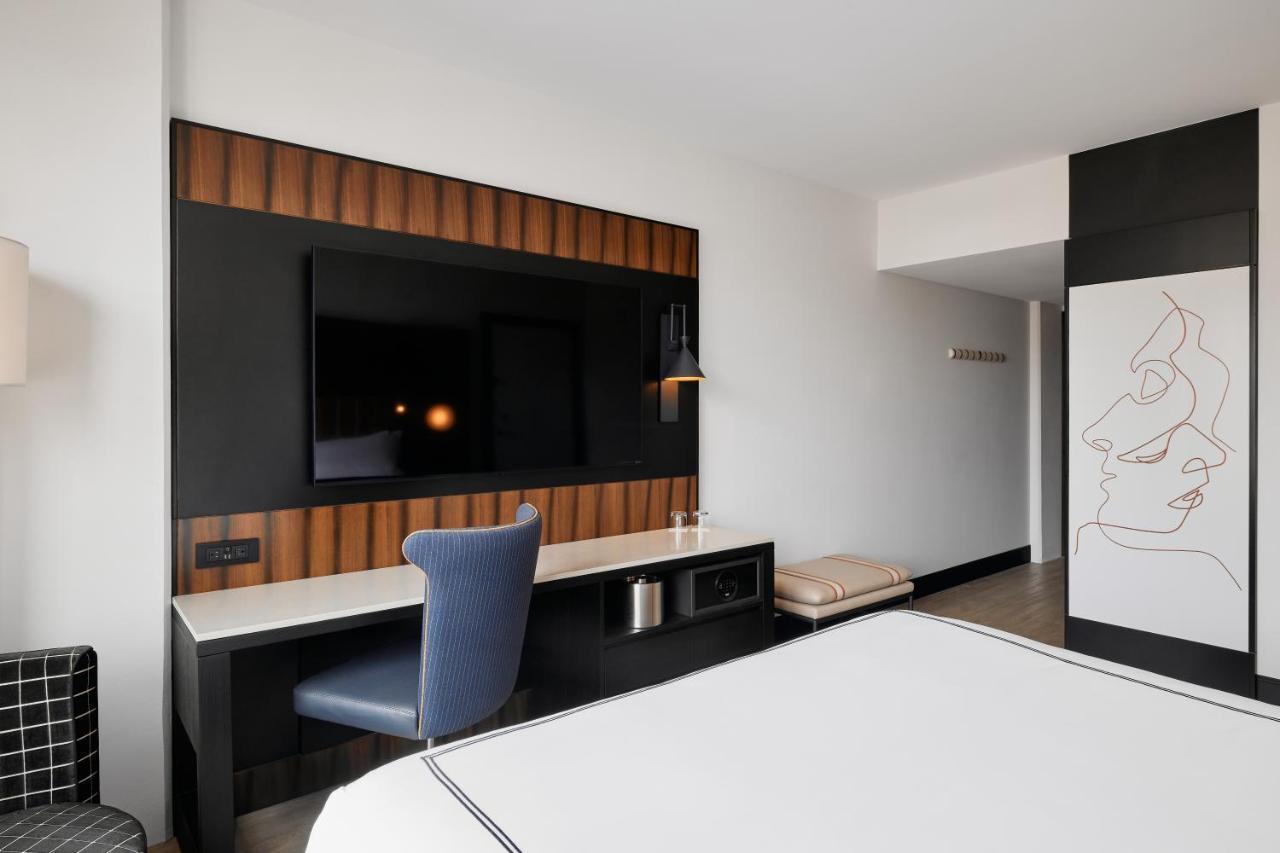 The Godfrey Detroit, Curio Collection By Hilton Exterior foto