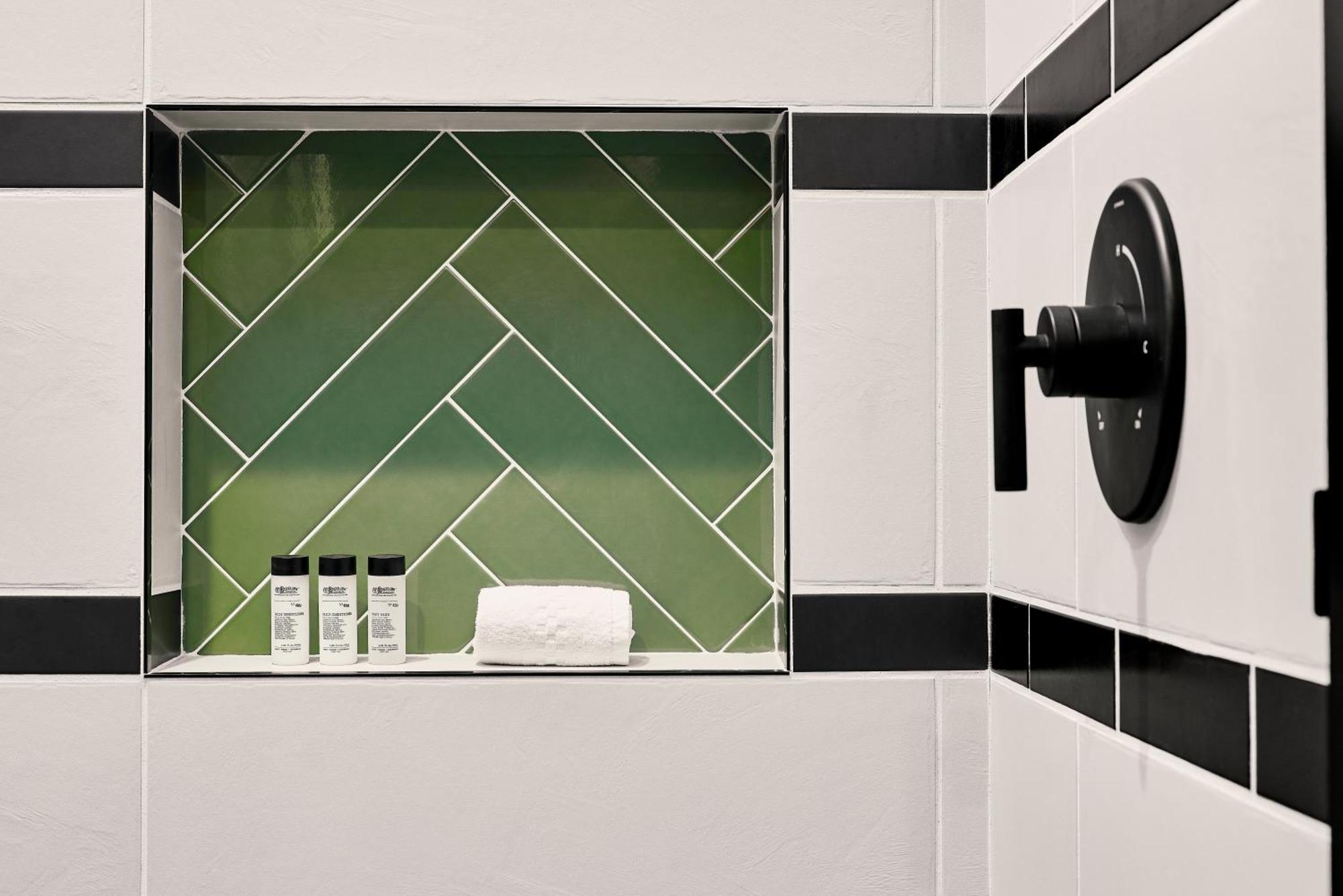 The Godfrey Detroit, Curio Collection By Hilton Exterior foto